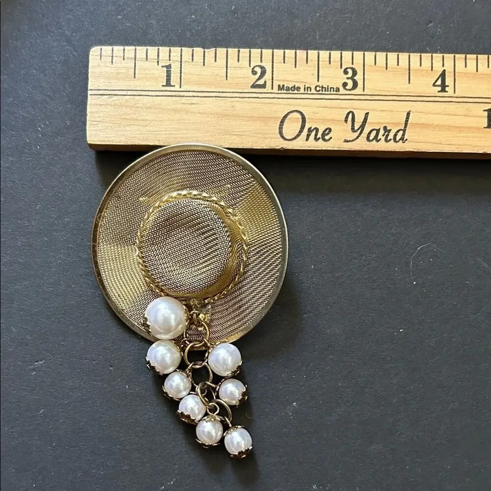 Vintage, Super Cute Gold Mesh and Pearl Hat Brooch